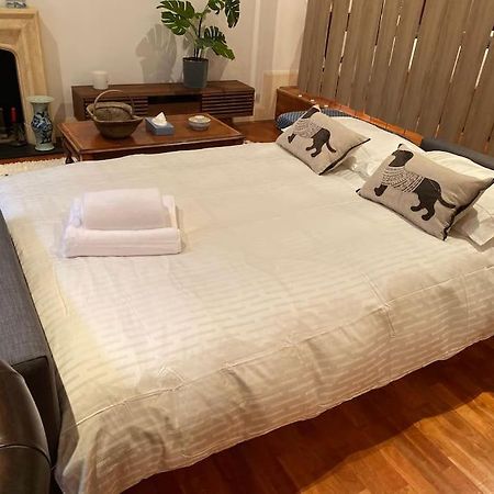 Spacious Flat In The Most Desirable Area Of London Exterior foto