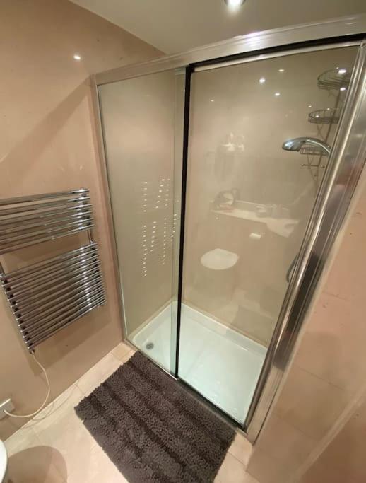 Spacious Flat In The Most Desirable Area Of London Exterior foto
