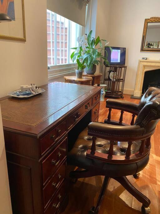 Spacious Flat In The Most Desirable Area Of London Exterior foto